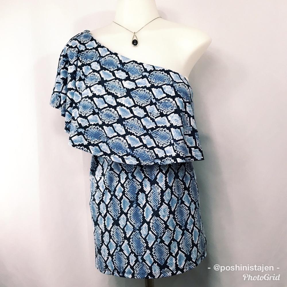 🆕 NWT Michael Kors Blue Python One Shoulder Top - Picture 2 of 8